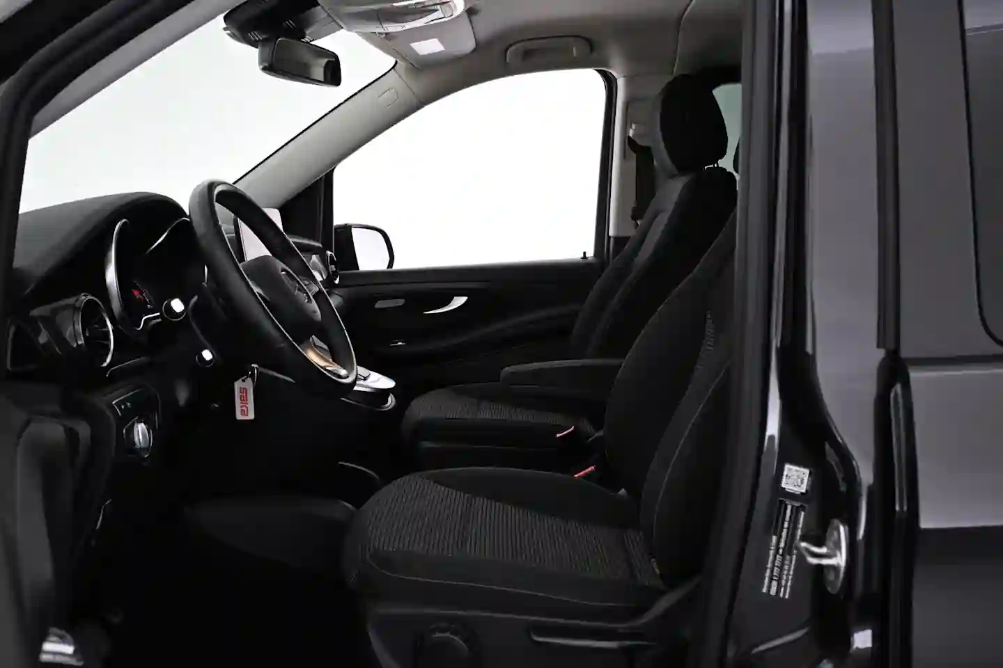 Car Image - 2wG2QD1PQkFrjMiN9UdJkV