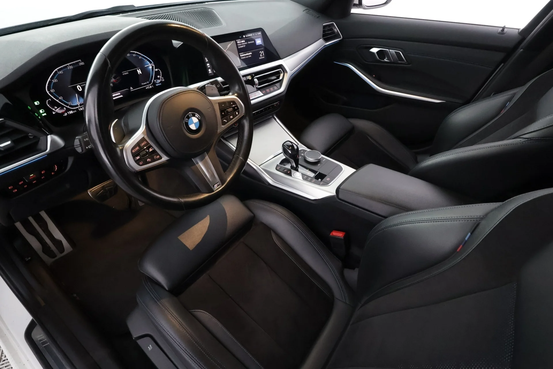 Car Image - 7LEbXpDgJxY52W85KfBiWU