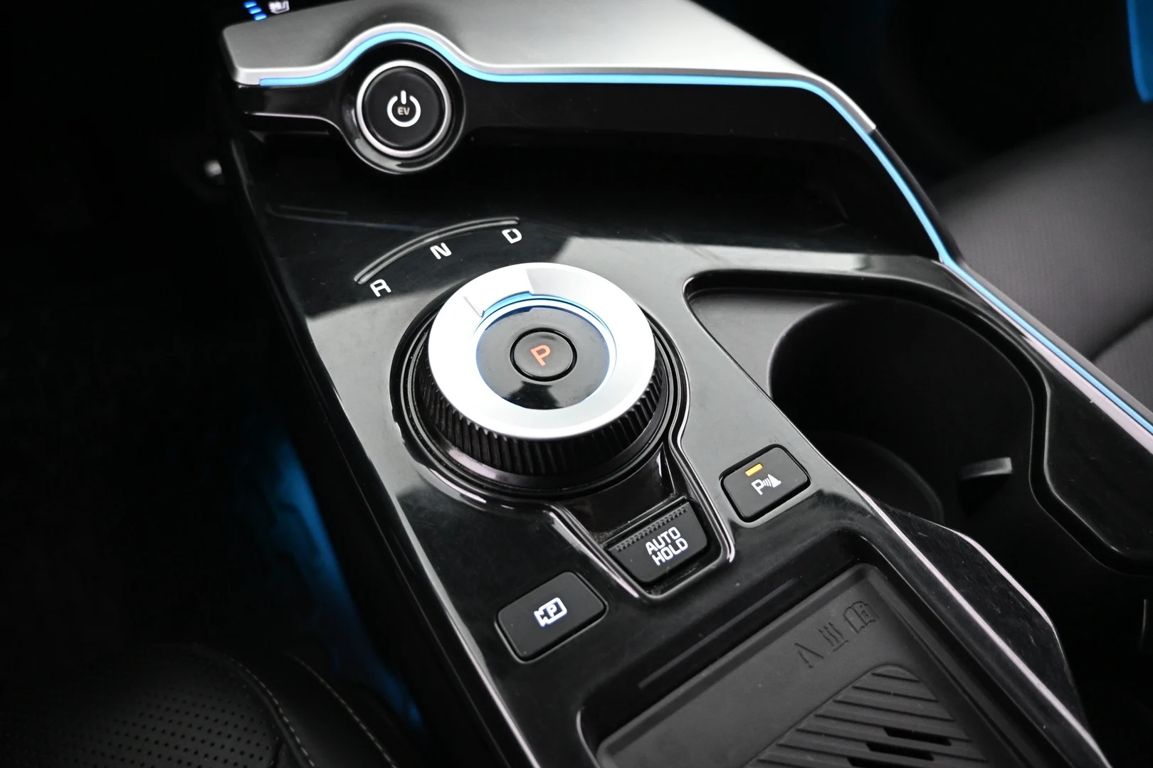 Car Image - 3x2sSMAdDq9dh5txXtmnVi