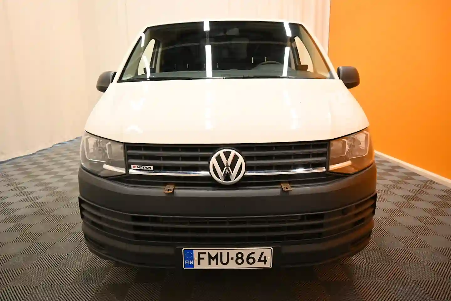Car Image - MnmlckIlrDKzPyL9x8Ply