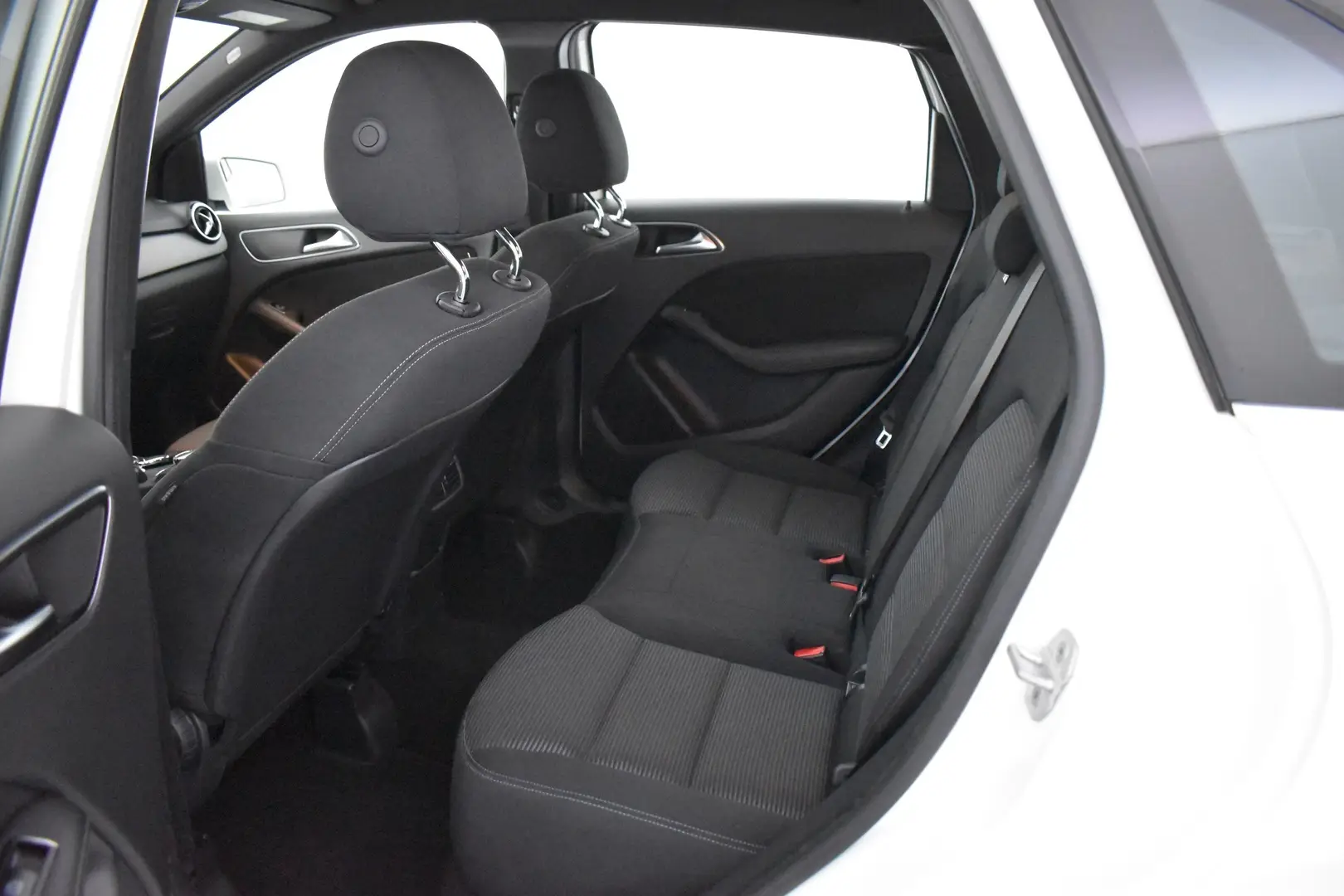 Car Image - GjT6VcPIJxzirGwUrGAic