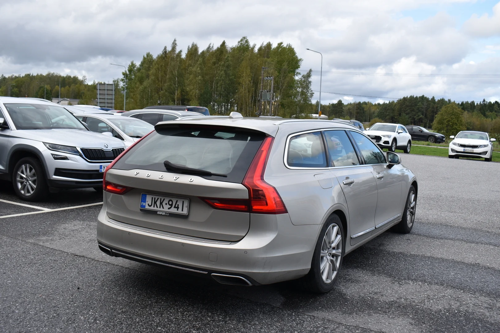 Car Image - 2oLEgW1dvTfMAoBcTqpErr