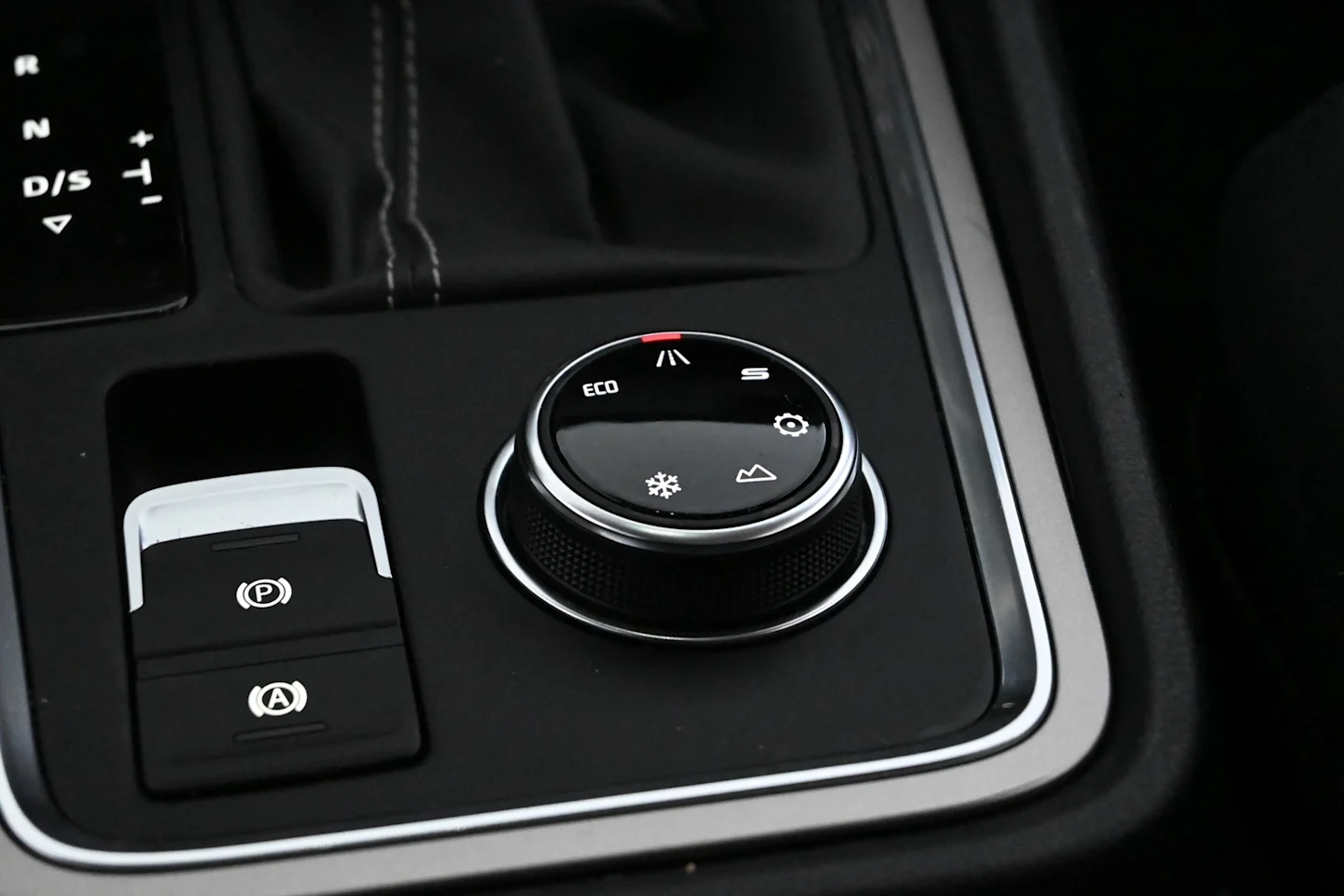 Car Image - 1rxlhw3DyJgJSVfHUxunoy