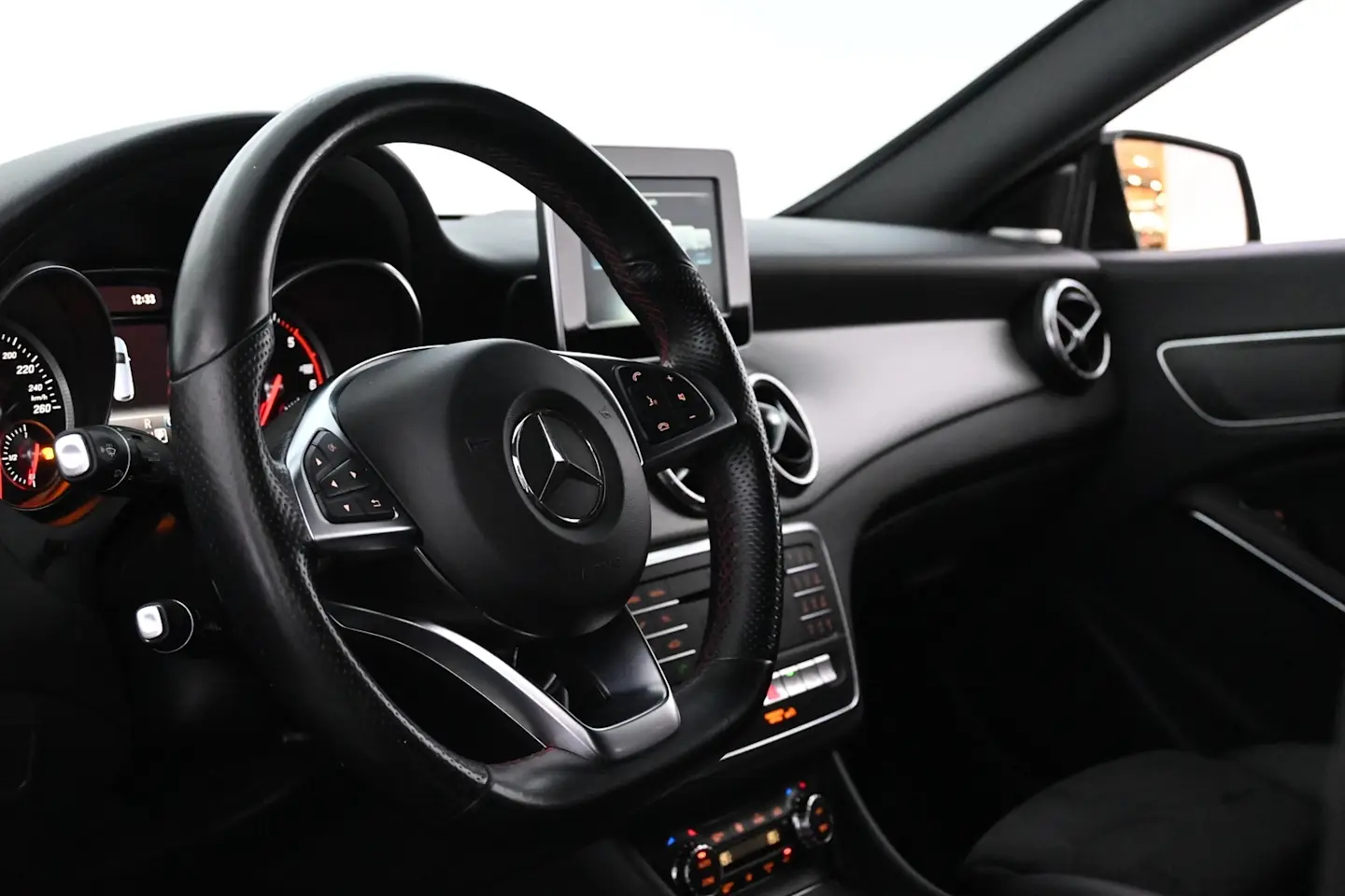 Car Image - 5b5Xga2ytzmQ3vgQAue4Rk