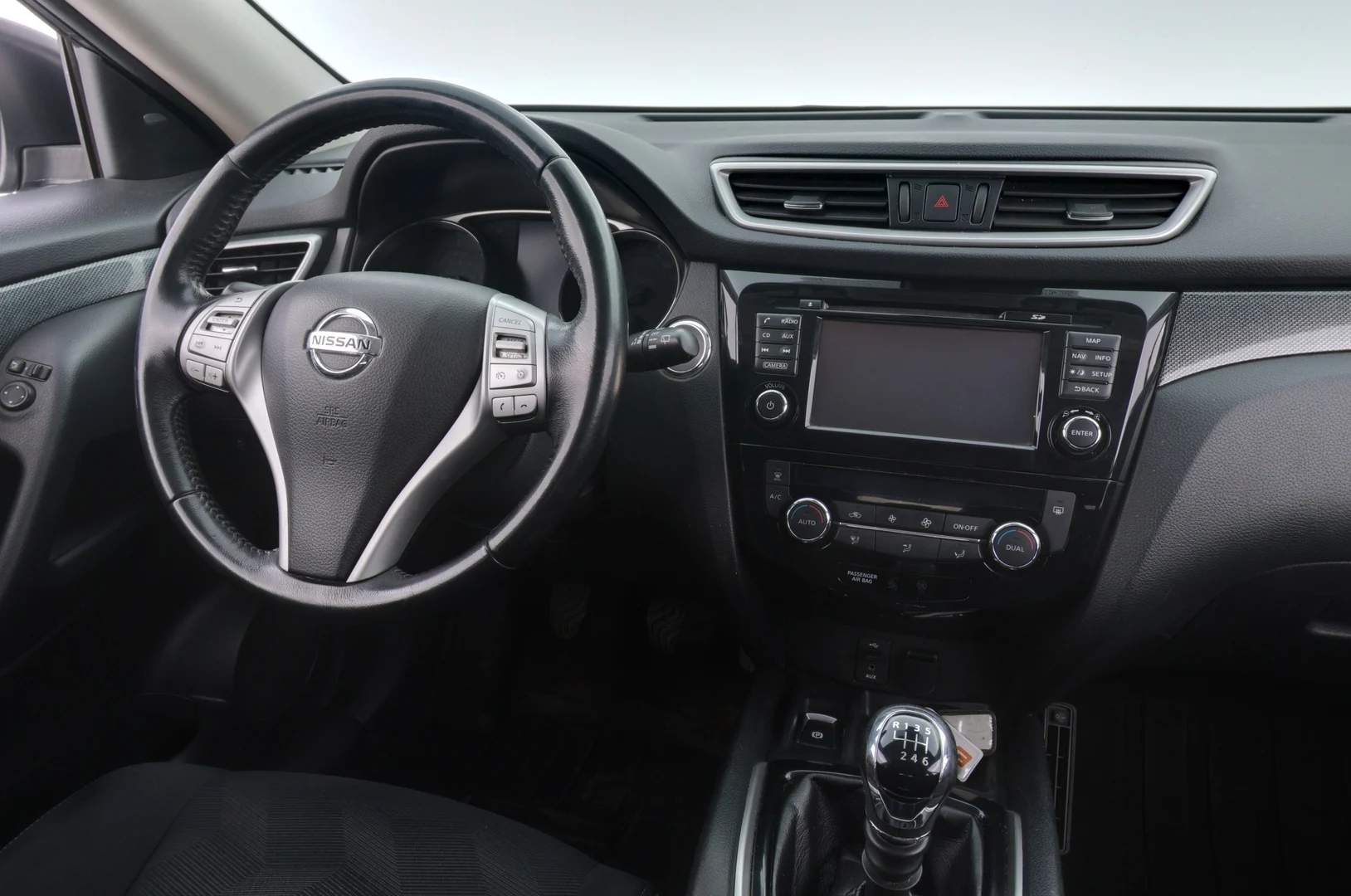 Car Image - 2iQNuvv8Ypr5TEFdVyrJyS
