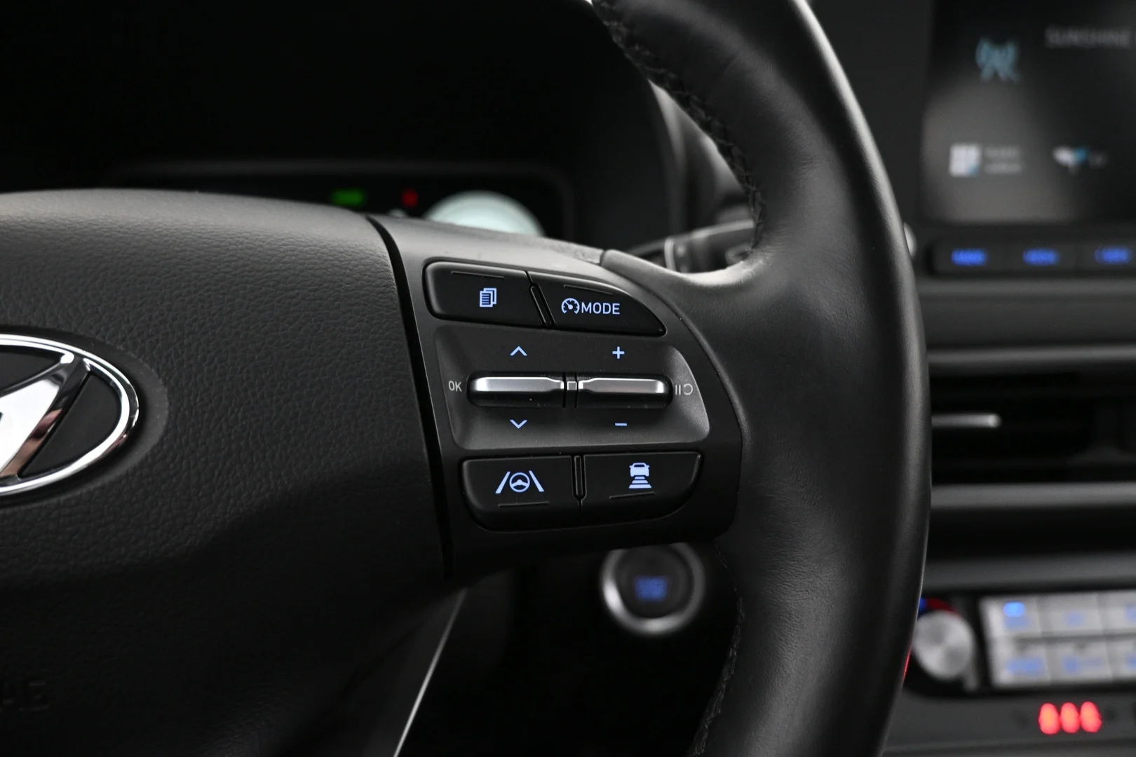 Car Image - 4sR4fbSn7uHkdHiFiIviIb