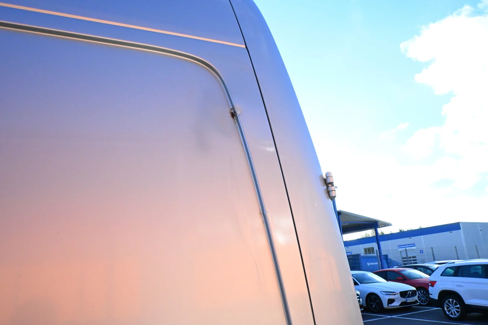 Car Image - 1LzQFhSKA9xlrsuJf2gI8g