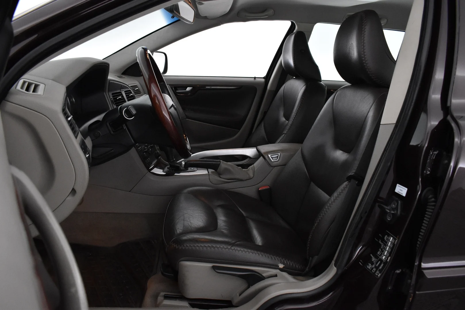 Car Image - 3R5YtsakmGYbUBLJLzfX53