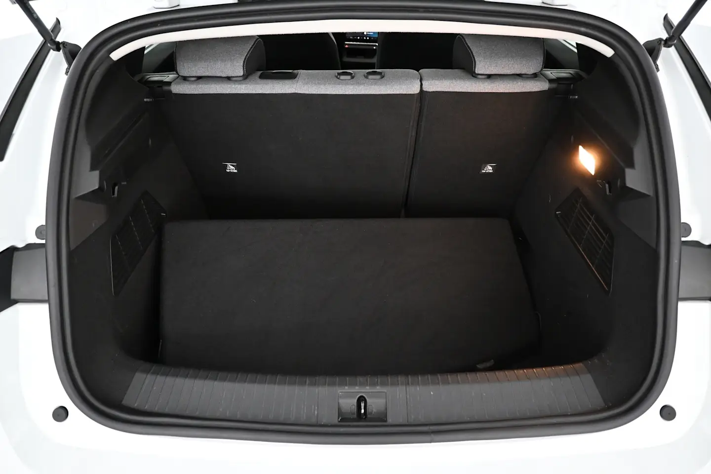Car Image - 725KKVdHr8xvoeBXhKWeFe