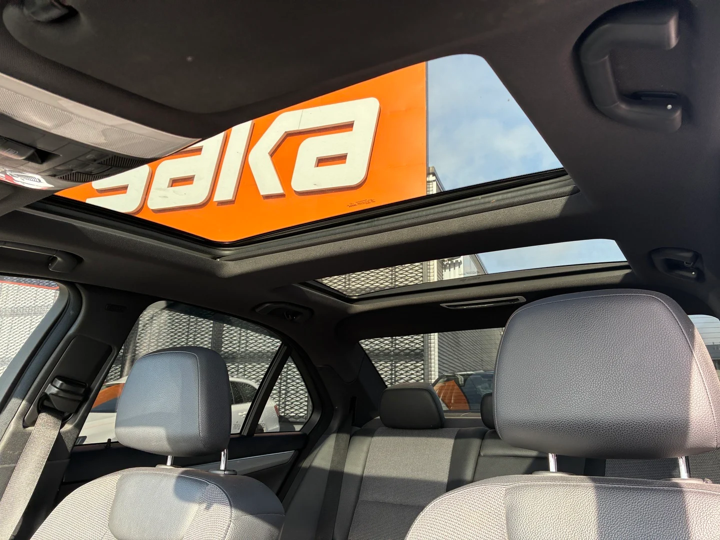 Car Image - 7AUO9rCc9dSy6YK778Iq9M