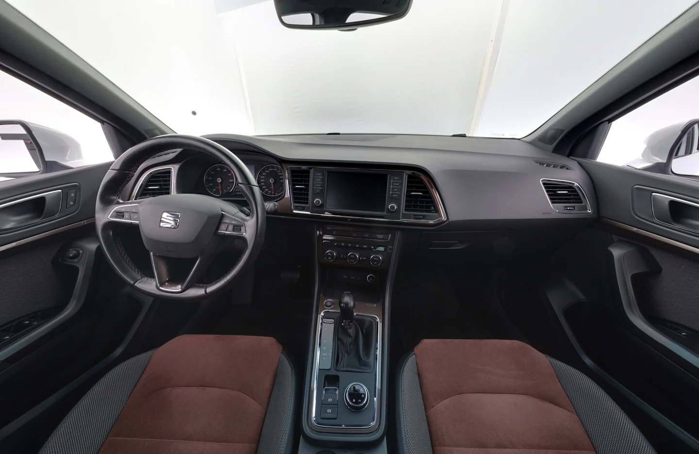 Car Image - 5CA2gRbFarKGlUvuaQ23wO