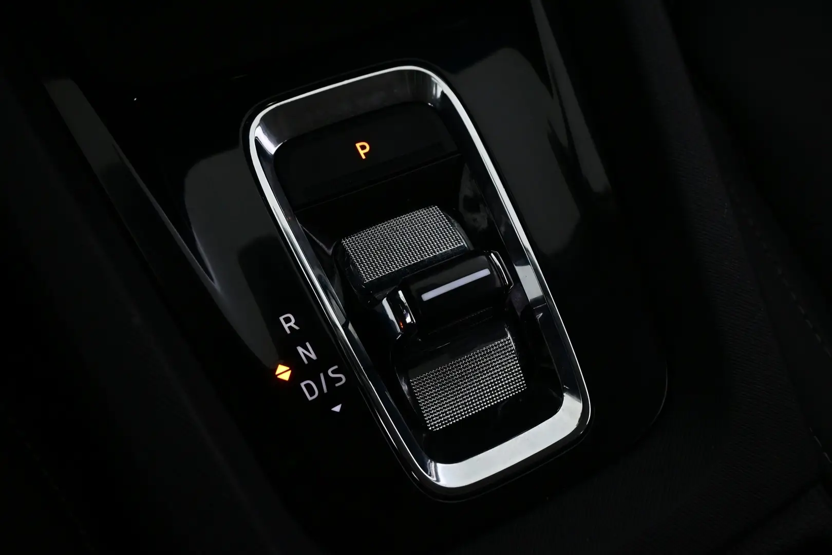 Car Image - 2RtFu7saWiXfKX4kXyRE1q