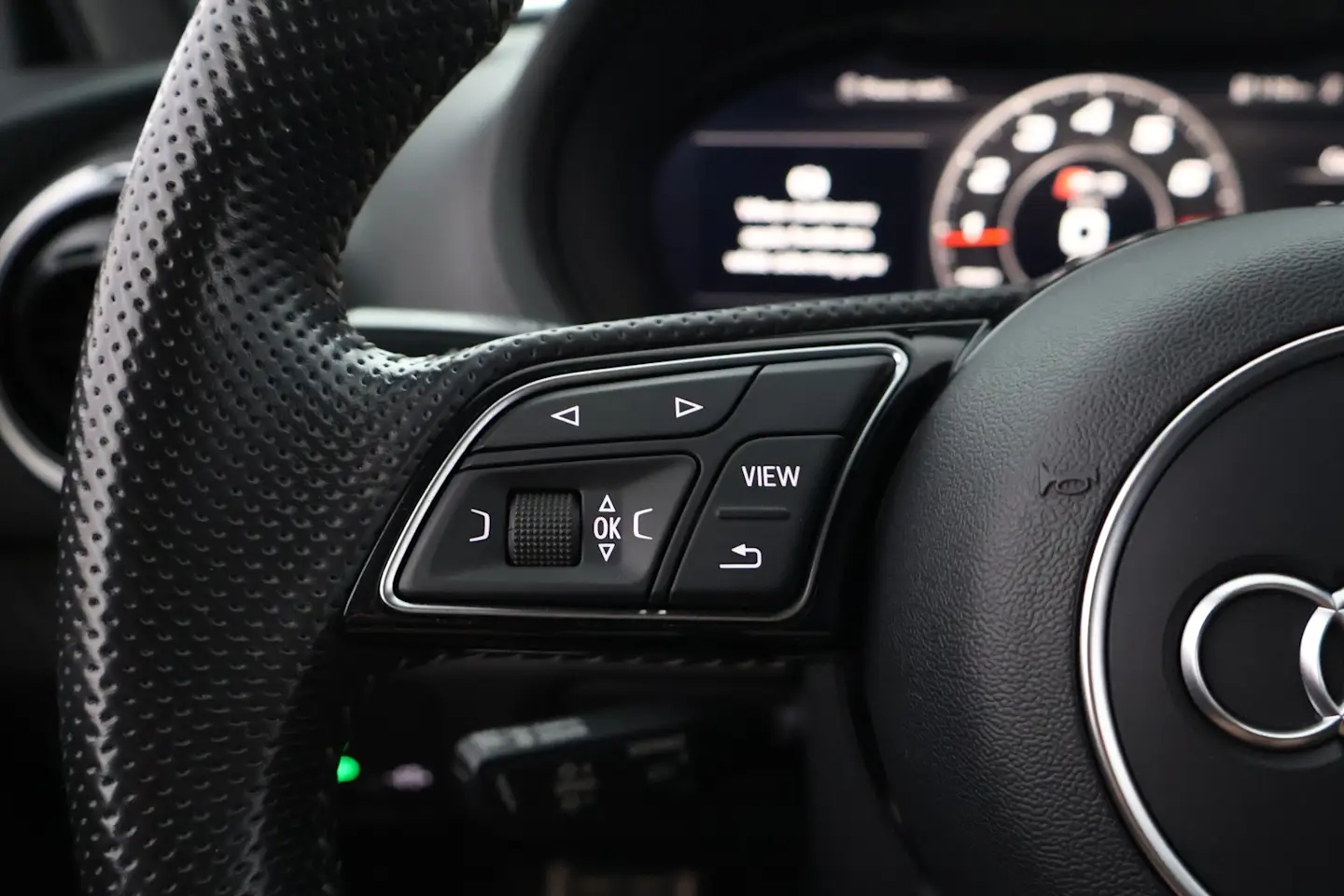 Car Image - 6RjbAmKPVLMCjf4Z5MgZCN