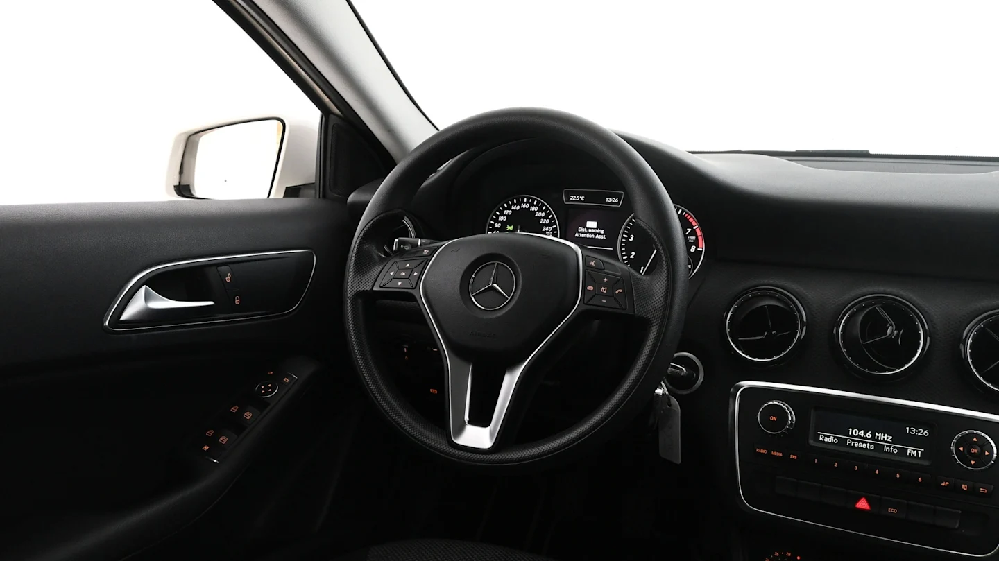 Car Image - 13DKLBfdGVJIjKouFkIudj
