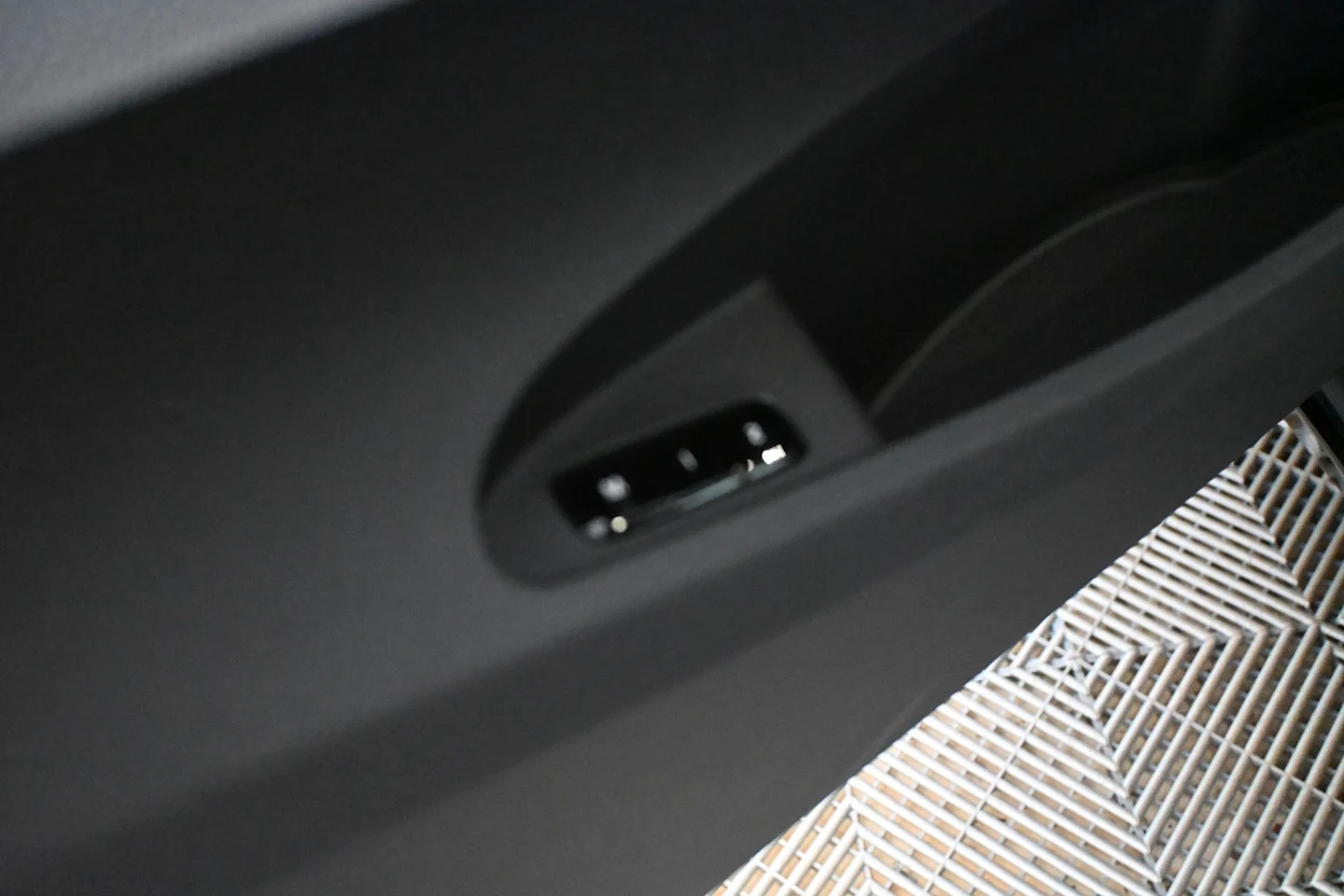 Car Image - 4A3KKwSBMzE7ll3CE6L77r