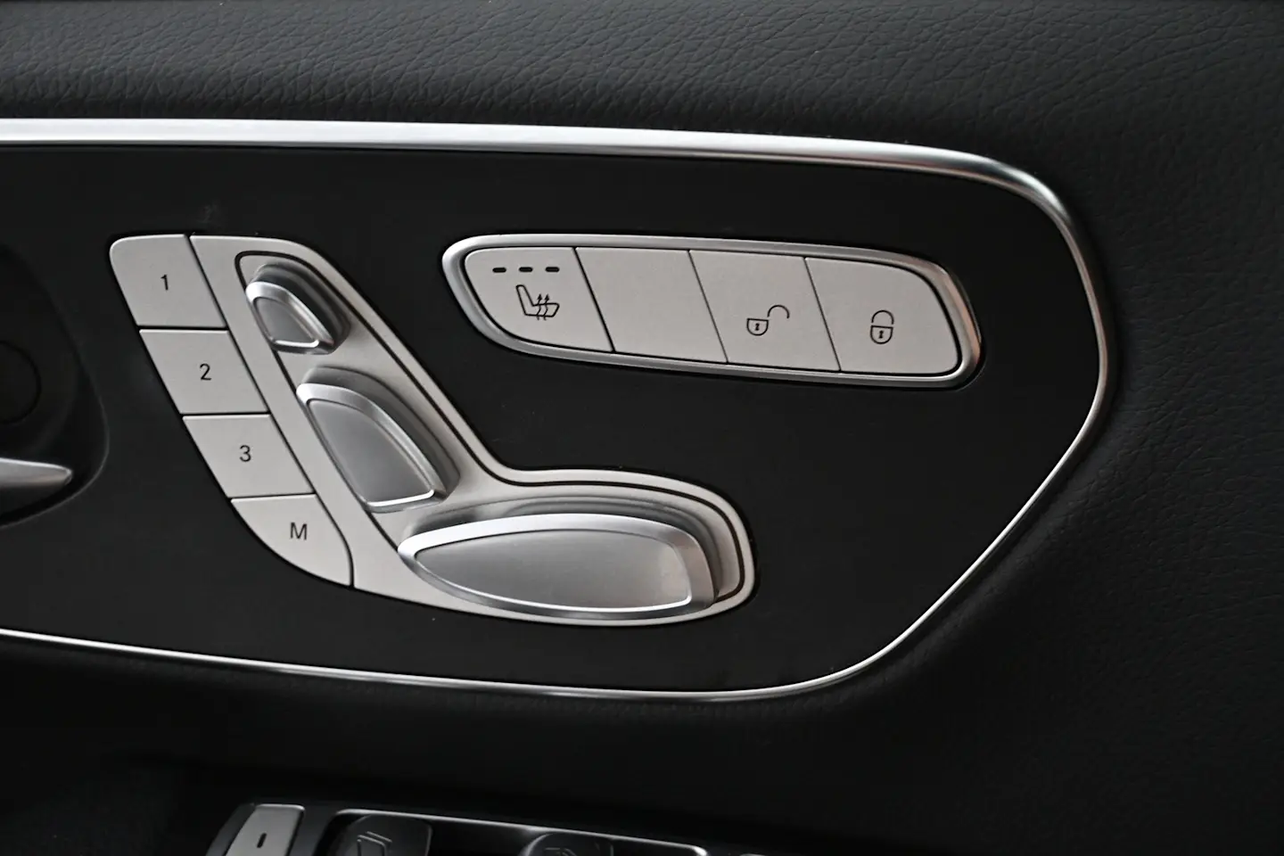 Car Image - 1KVC5KjoAOwUEIVlwmcQZj