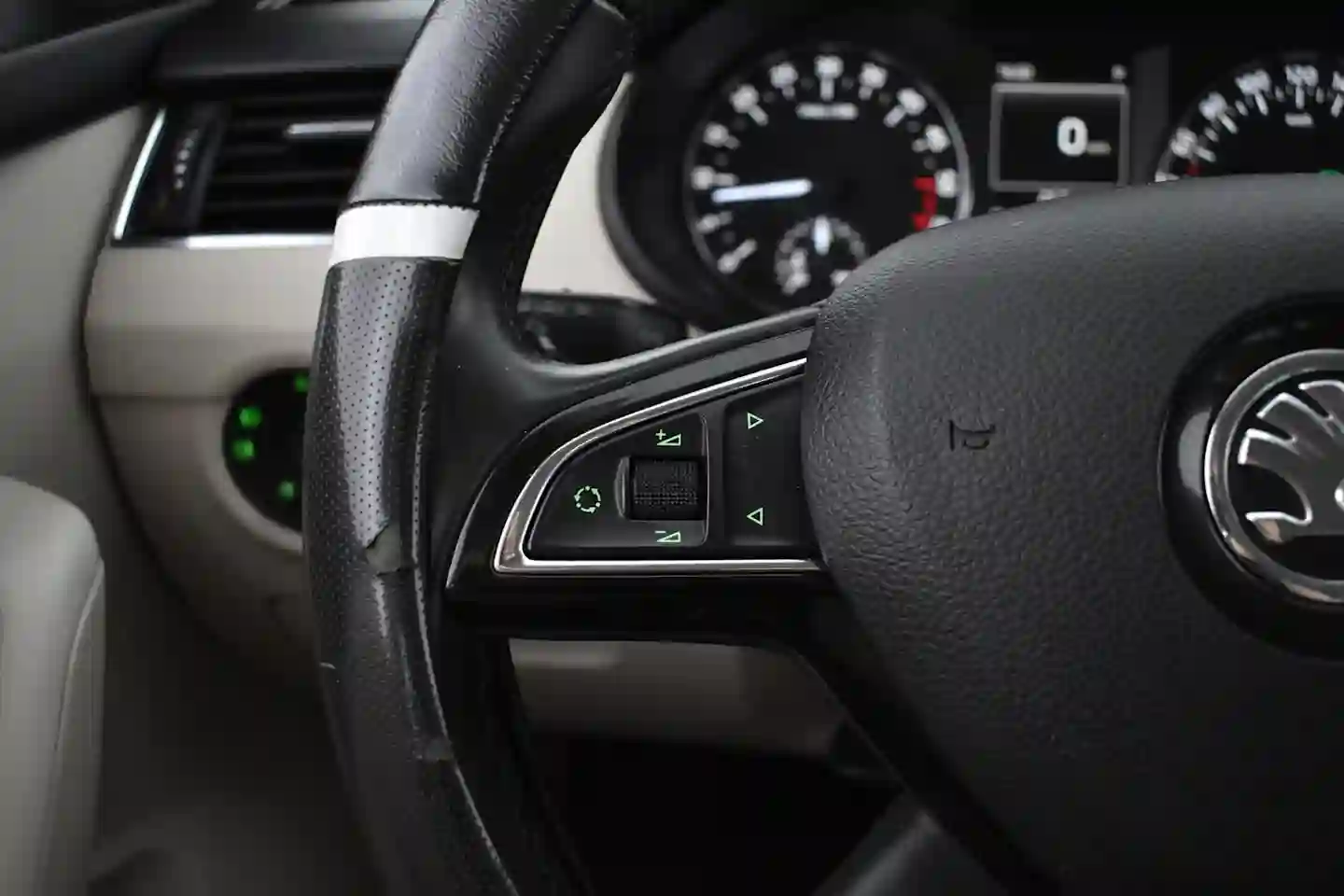 Car Image - 4bSYFC2lZryTqzlsXDJOZC