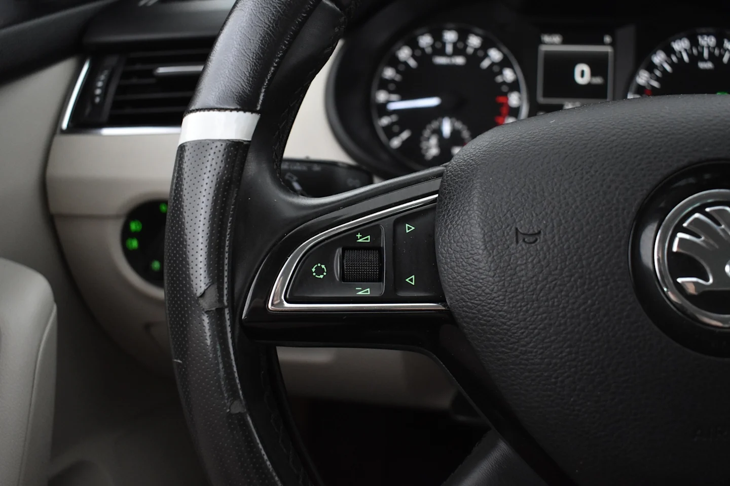 Car Image - 4bSYFC2lZryTqzlsXDJOZC