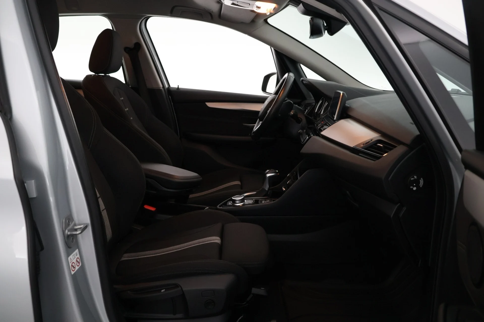 Car Image - 1y20b231b0XKQbh3hD7yBT