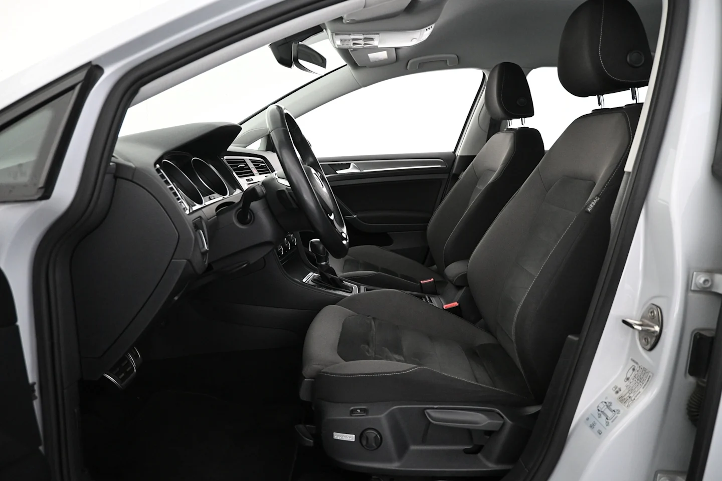 Car Image - 25F1wcQERt45FVvintyCaU