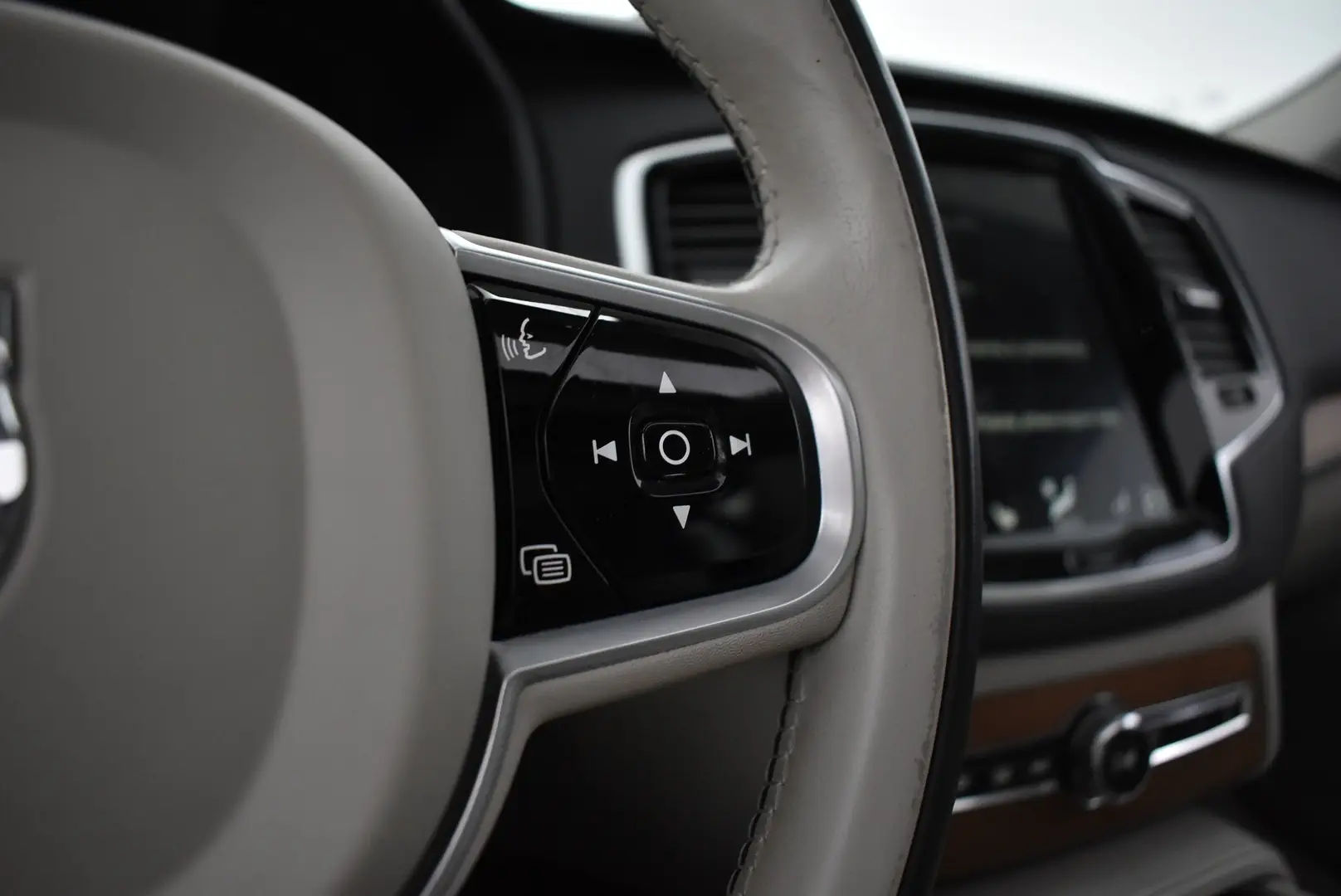 Car Image - gCN4XkbBXqFO25tAgJLjb