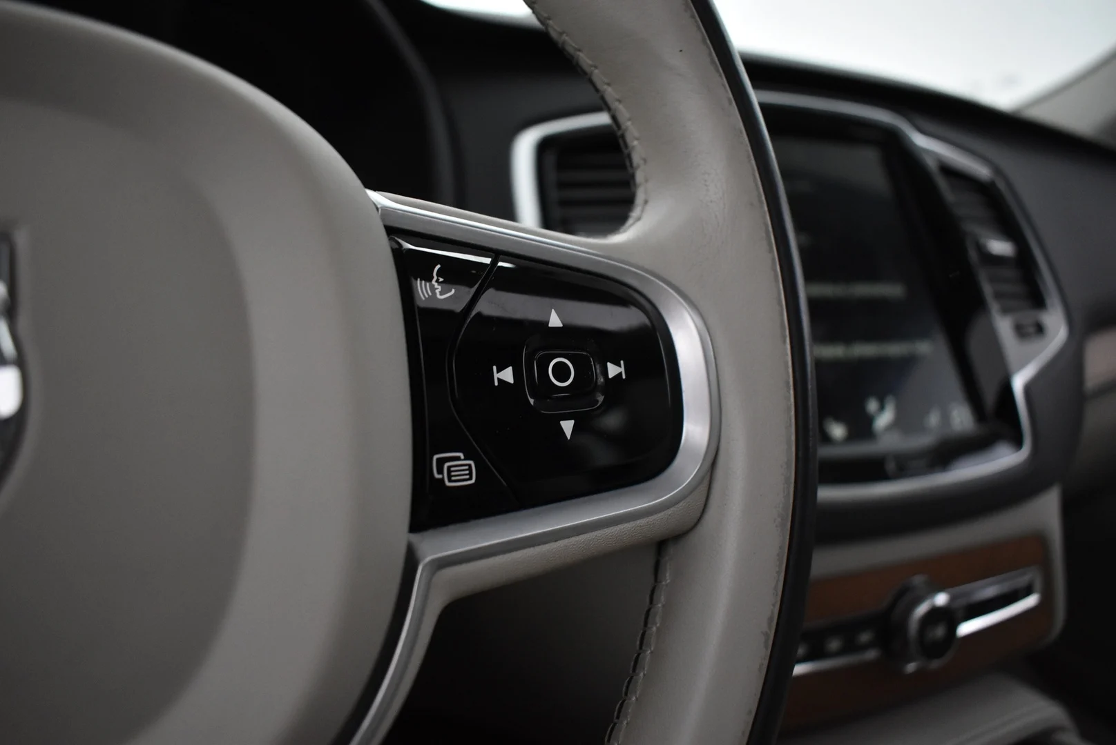 Car Image - gCN4XkbBXqFO25tAgJLjb