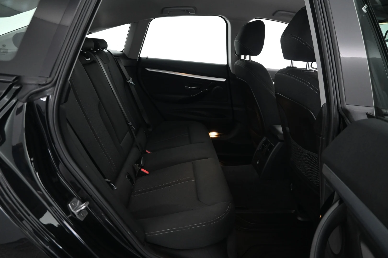 Car Image - Tct6X00Q51JEwYdsOYIPV