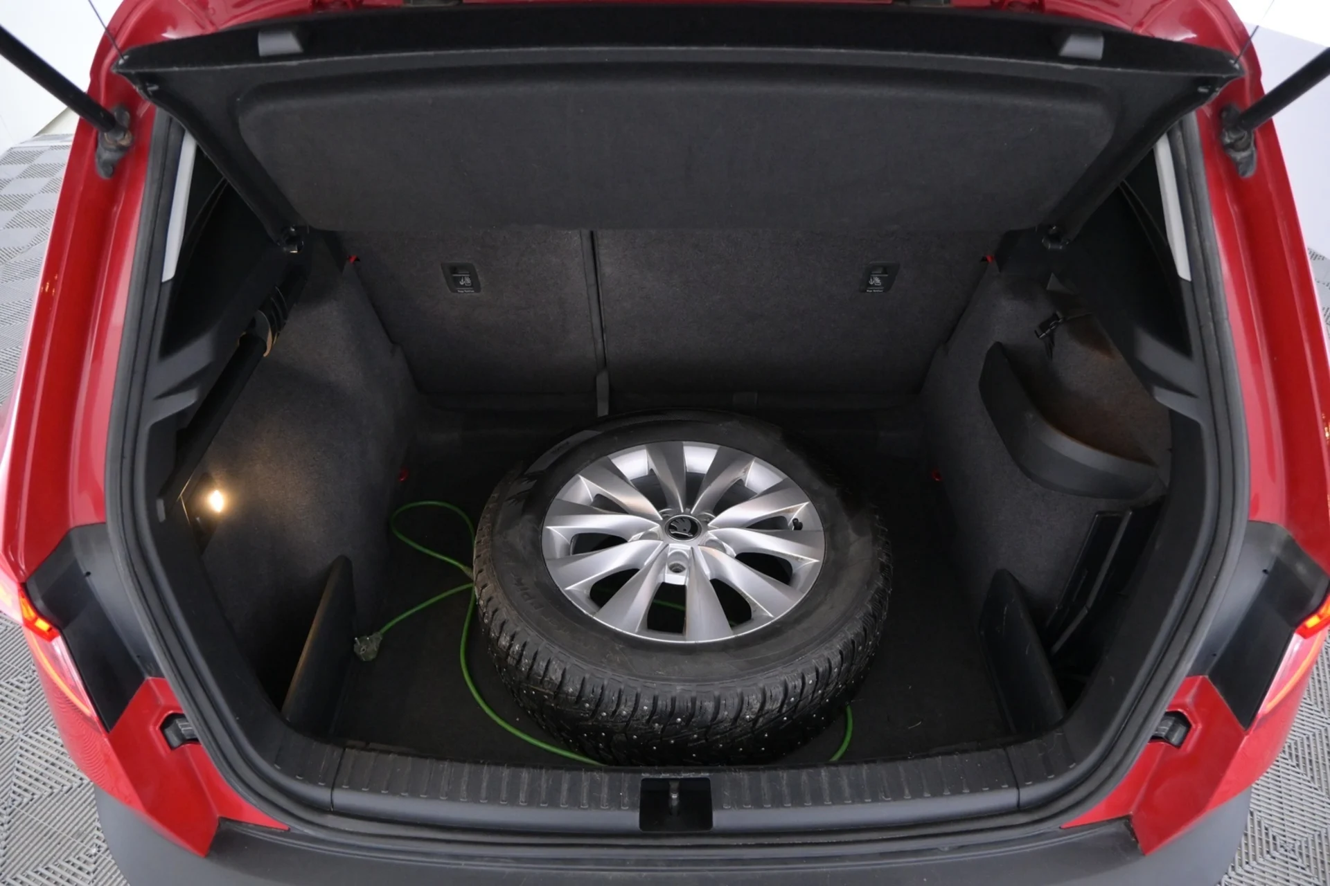 Car Image - 2qalZVL2Mkn3Q2xyREPto1