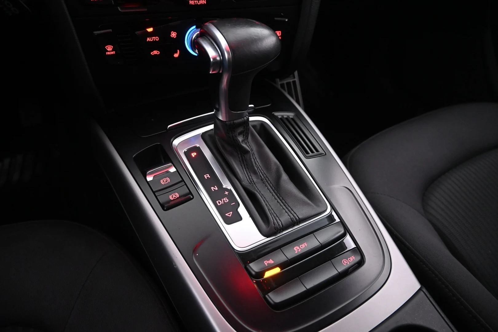 Car Image - 7lubA4zEkLxyUNd0WmGMju