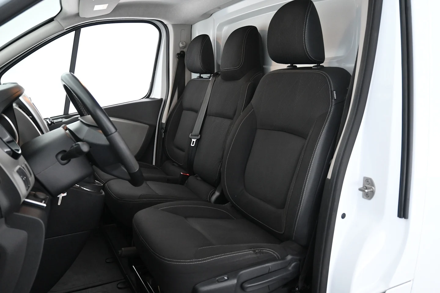 Car Image - 7yhX7HdyG0f0qEbLtIqBFL