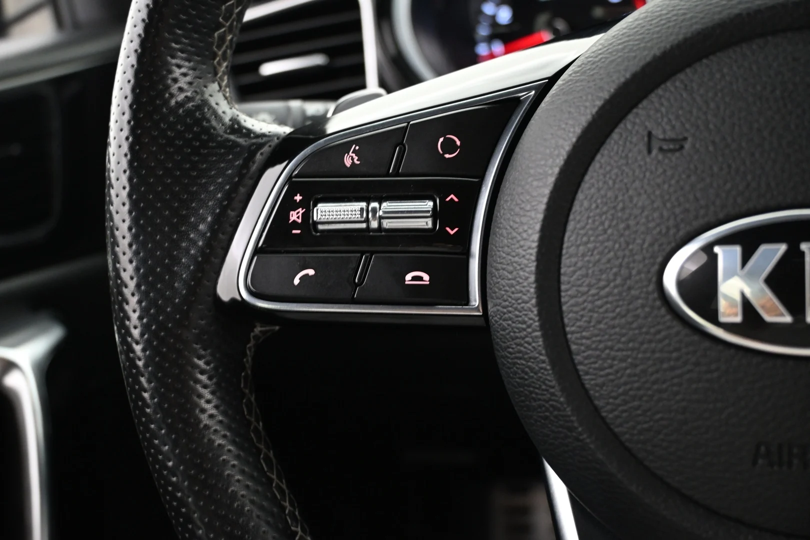 Car Image - 1NQToc14EJlLjwNPHYqYEX