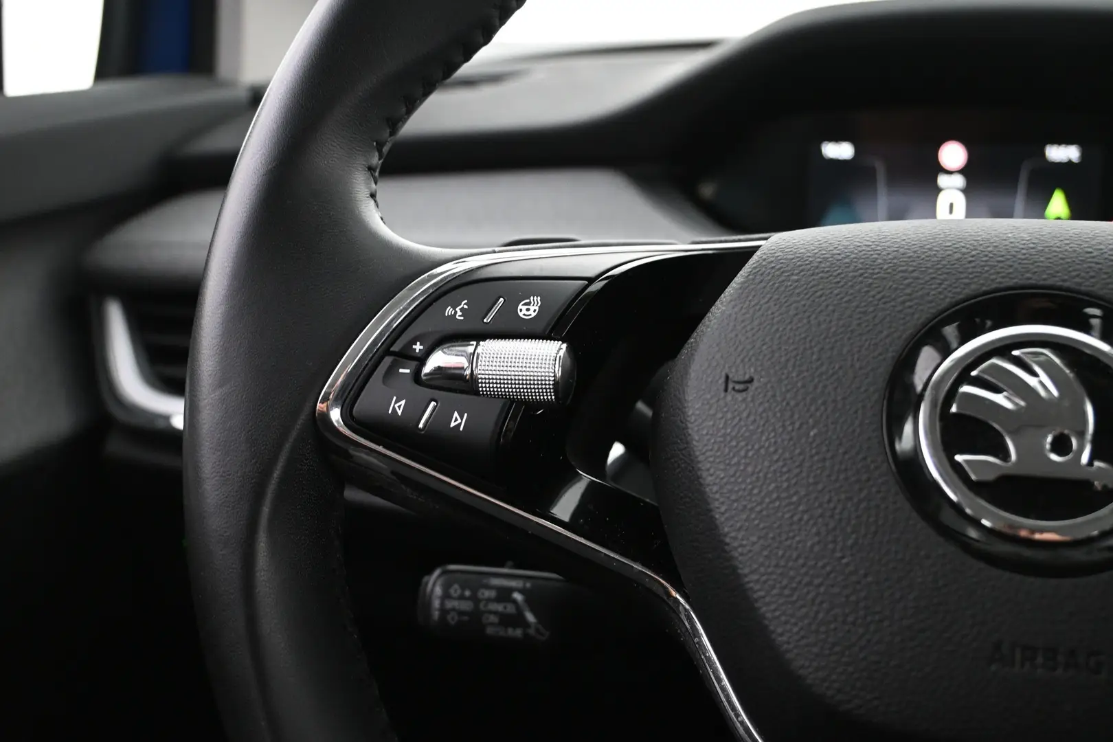 Car Image - 6QmjcAPWgYFlFawR7Aaz8s