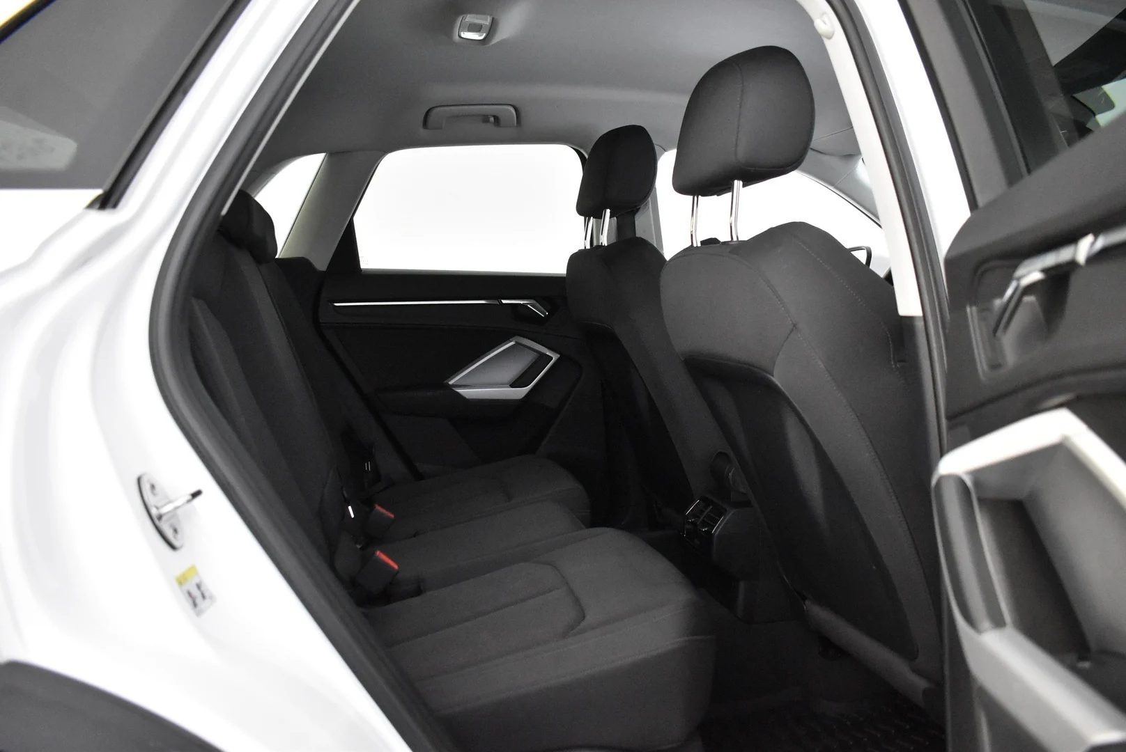Car Image - jLUX11PJbcvHuckT2pRvM
