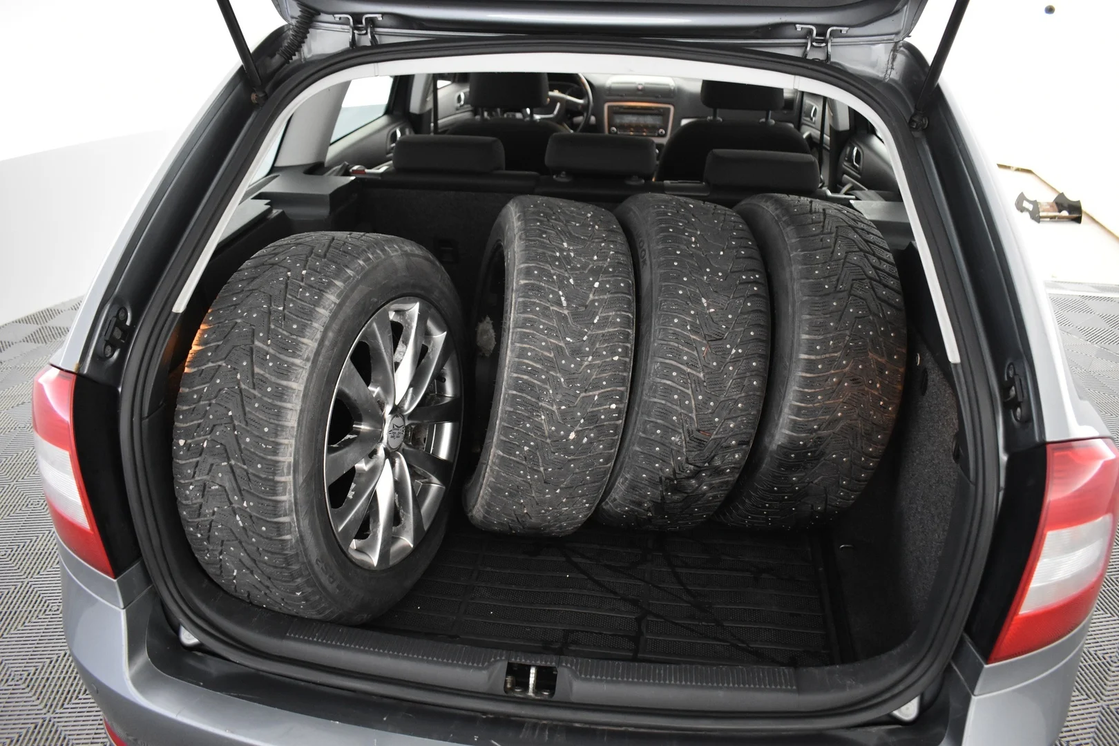 Car Image - 5bChZUlKumyBdXA4gnrDjZ