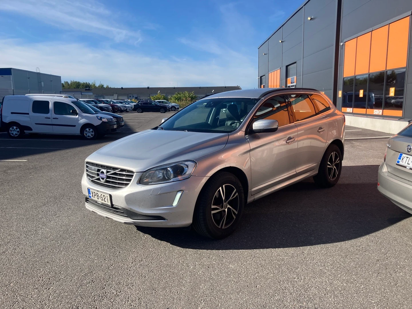 Car Image - 3Dg5z9C7AV4CwT99aKVyph