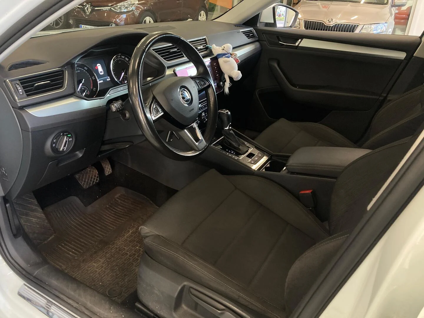 Car Image - 7ewUn65YRg5mT2sRSL8o1L
