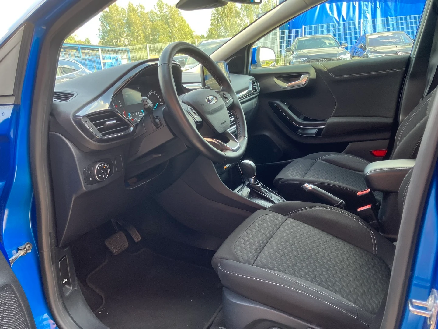 Car Image - sJFPpqtqN33JyhTvfszt1