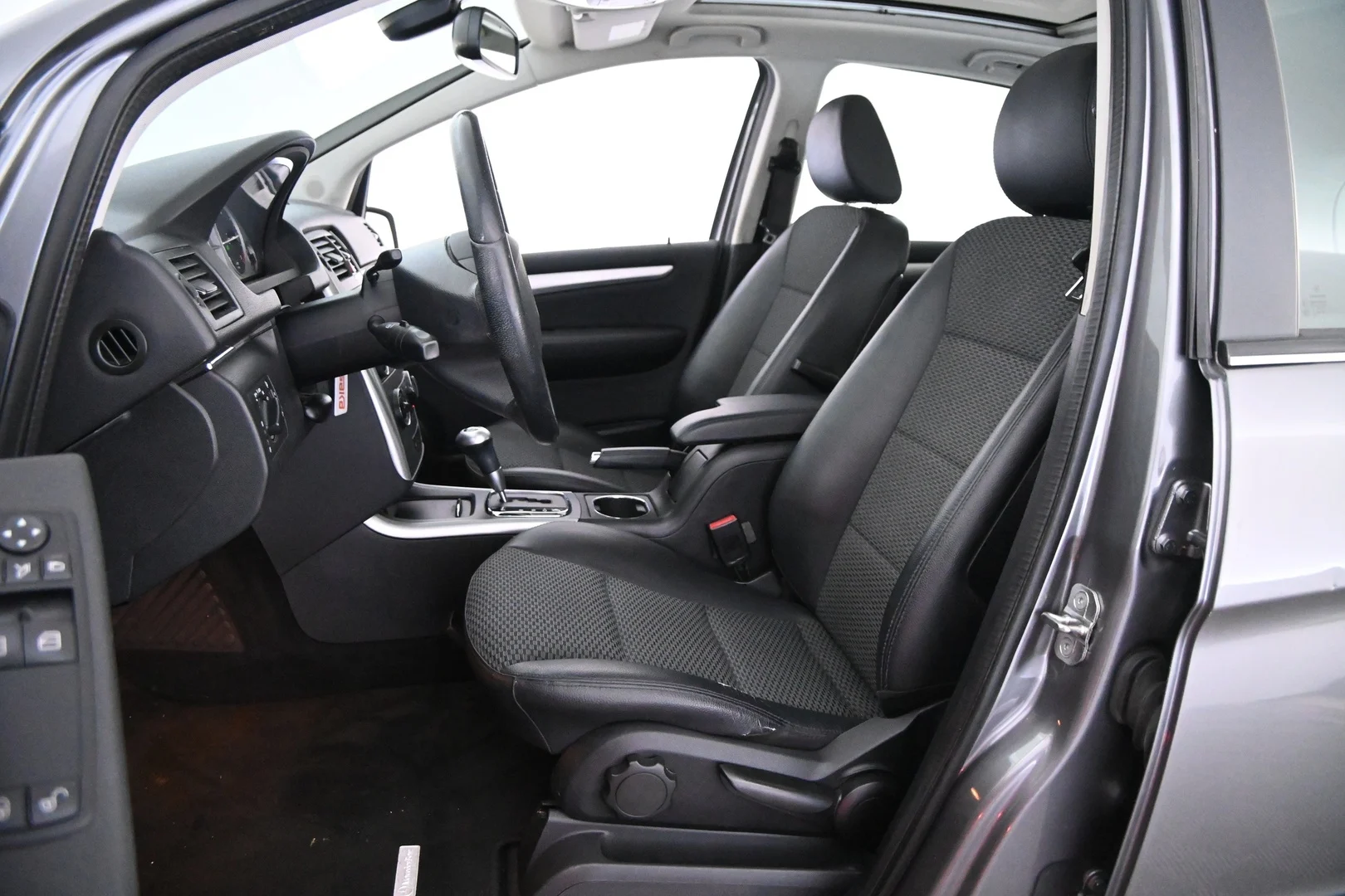 Car Image - 5FVpvTQEGDXLWurnyleZp9