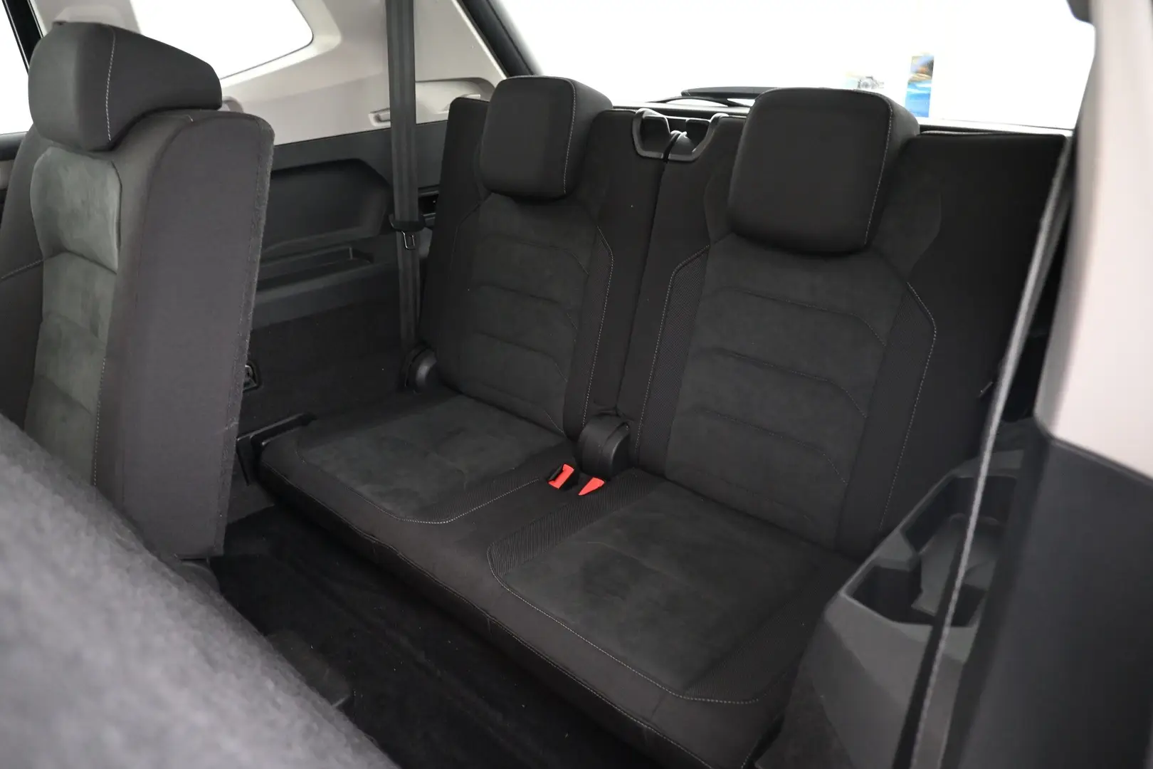 Car Image - wnRnwmLRUi474UGRr151J