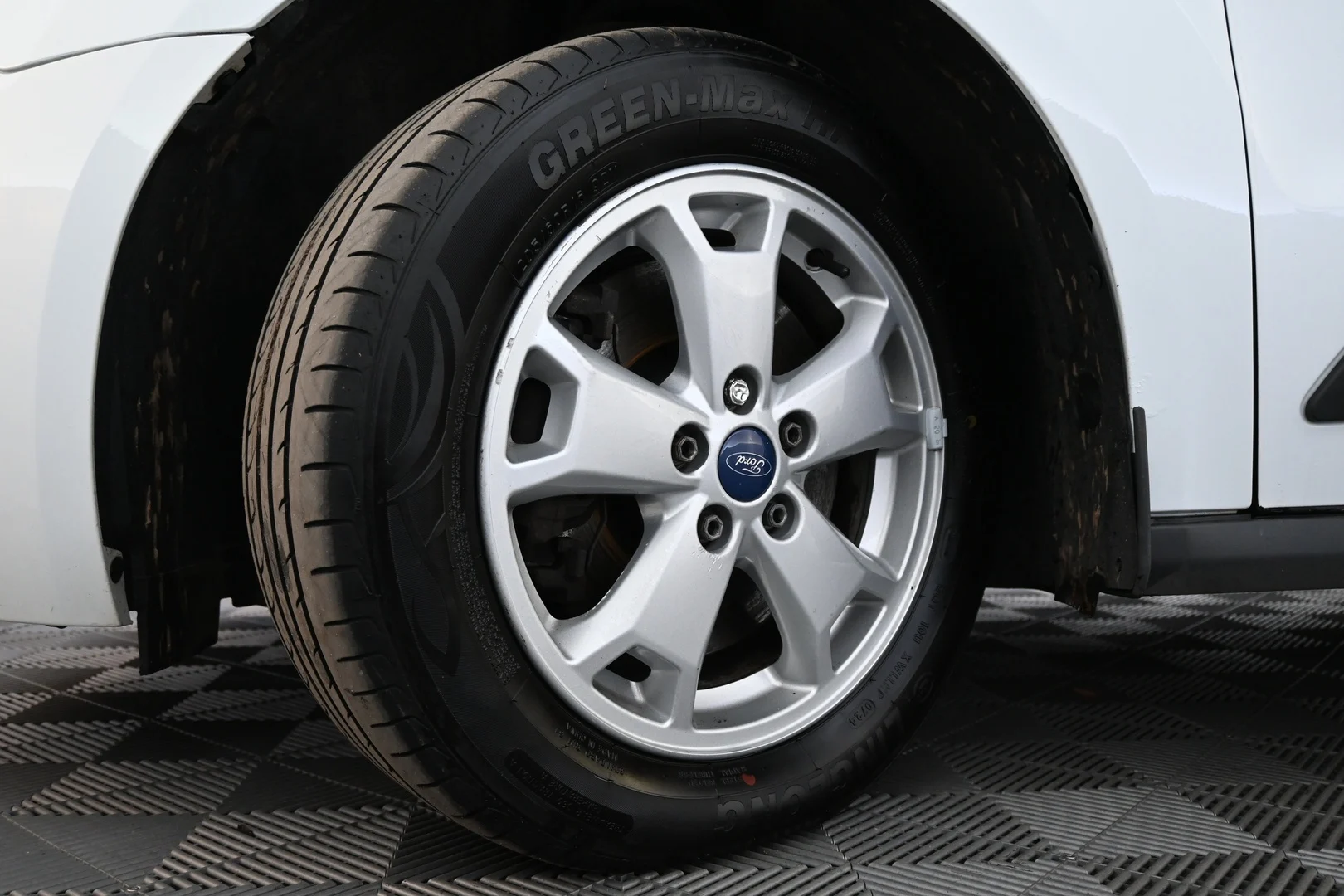 Car Image - p7j35SQa6ibxBLiFspEwN