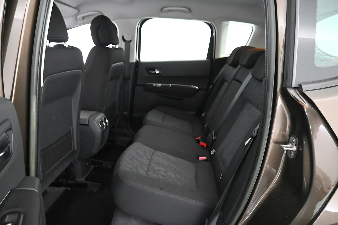 Car Image - 2hOf7BvHrqgQ8fqycjZKNK