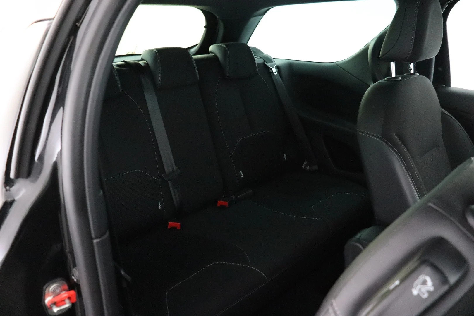 Car Image - 3w6xQmO213cVdpf5lVkqrz