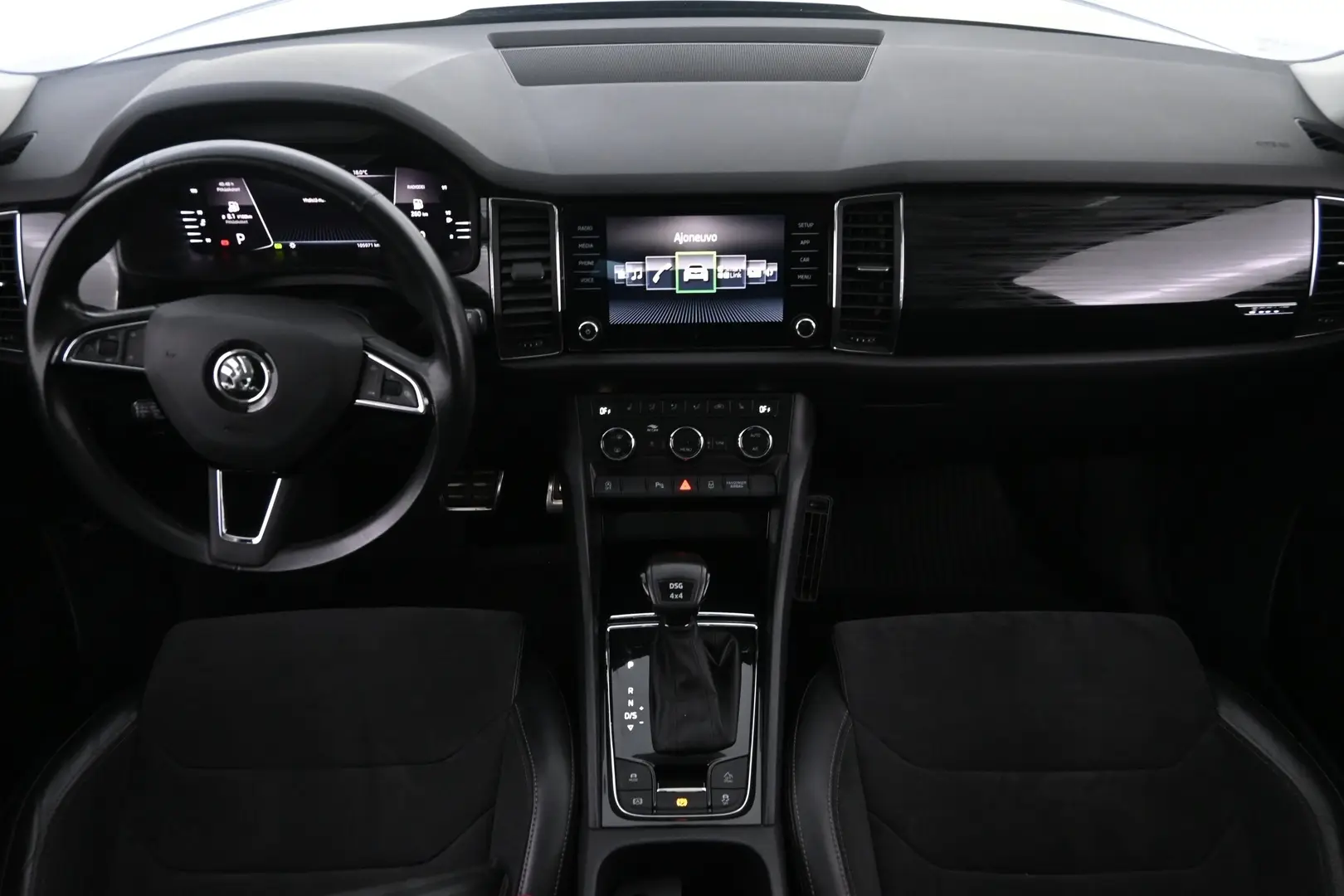 Car Image - 1Y4iDyslS0i4sURLlJblEF