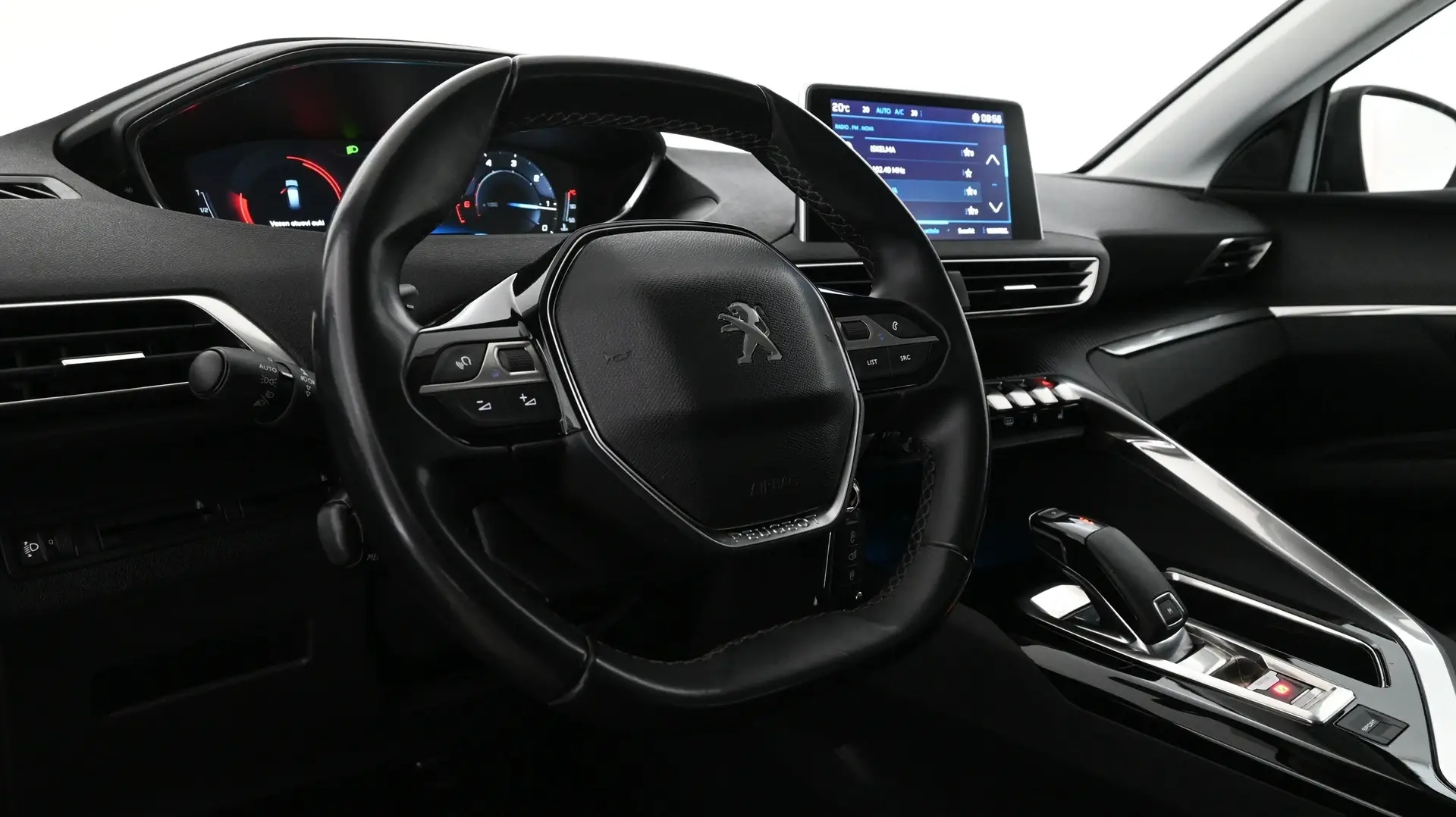 Car Image - 4ZQe2mzEq3YhB10Mxc7mvJ
