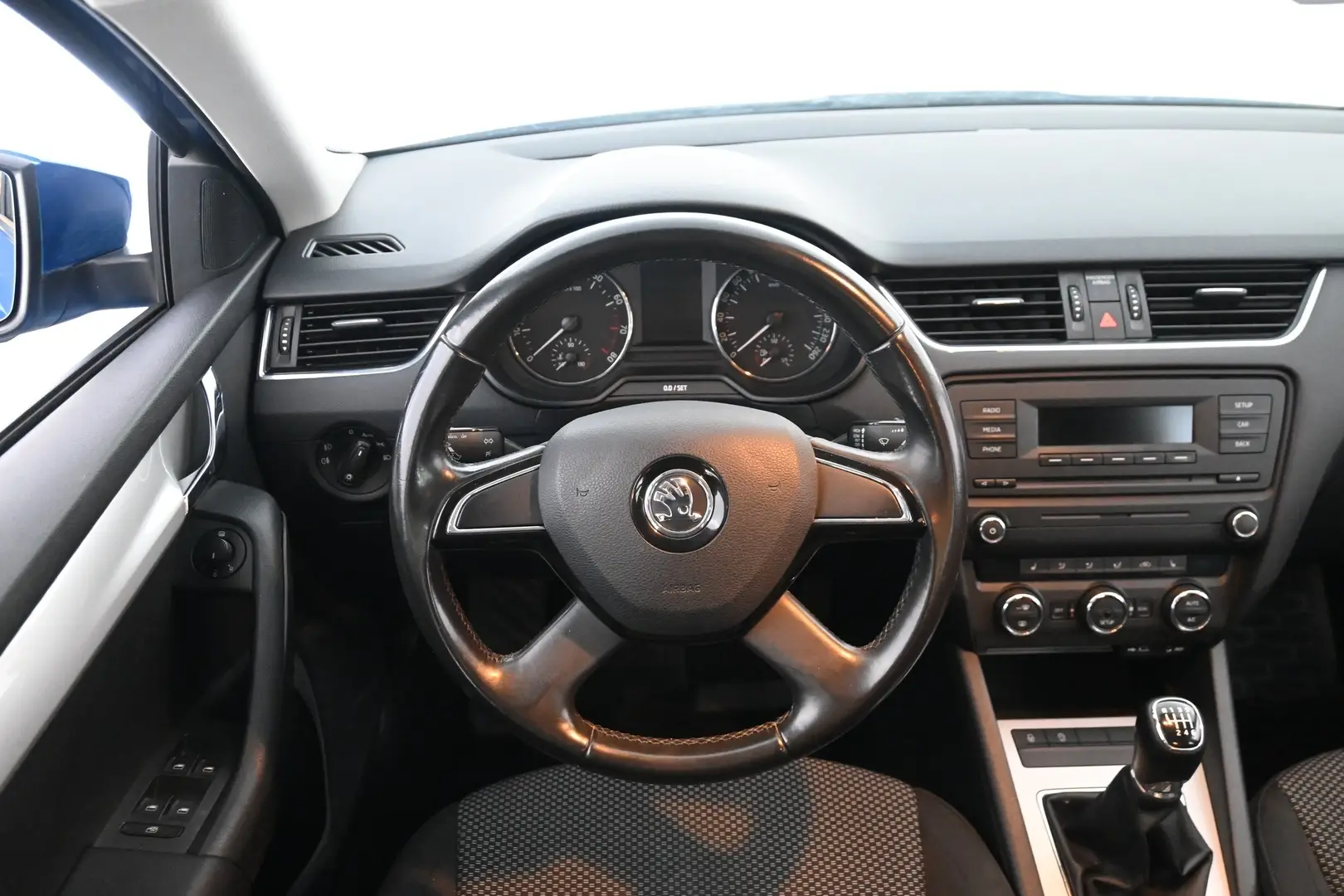 Car Image - 17Aoa3lr4v2MFnK8d3SO7C