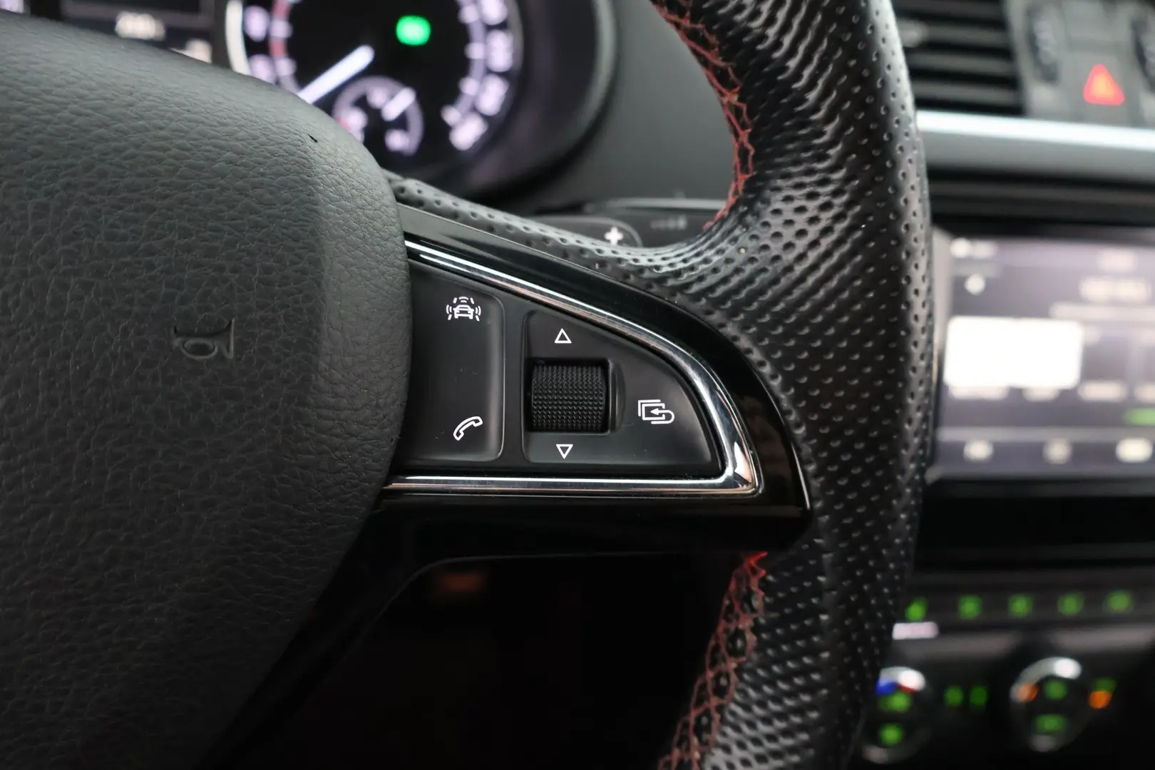 Car Image - 1jdSEFGFNhj0AUrSmadBki