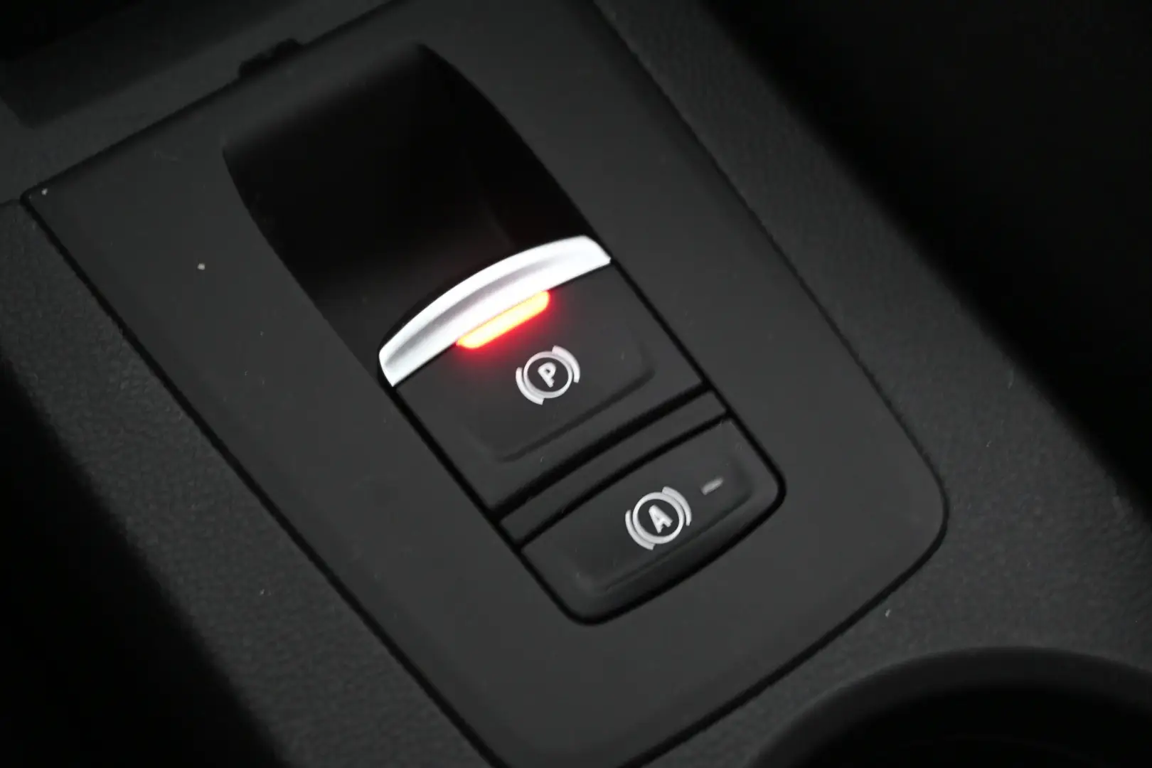 Car Image - 4qyBwgZnRXf71UEvsLZ6Xa