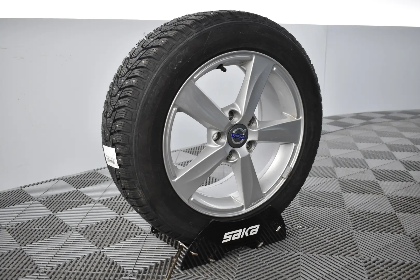 Car Image - 4XdKZnLI9bzWw1k1FE8D3d
