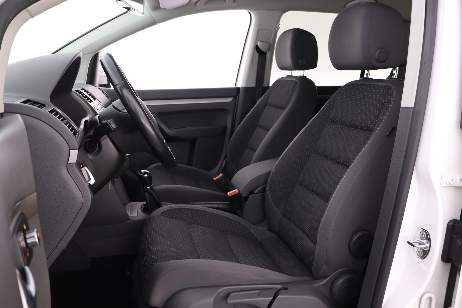 Car Image - 3YlSe9p0WhfnID9xOtrhyj