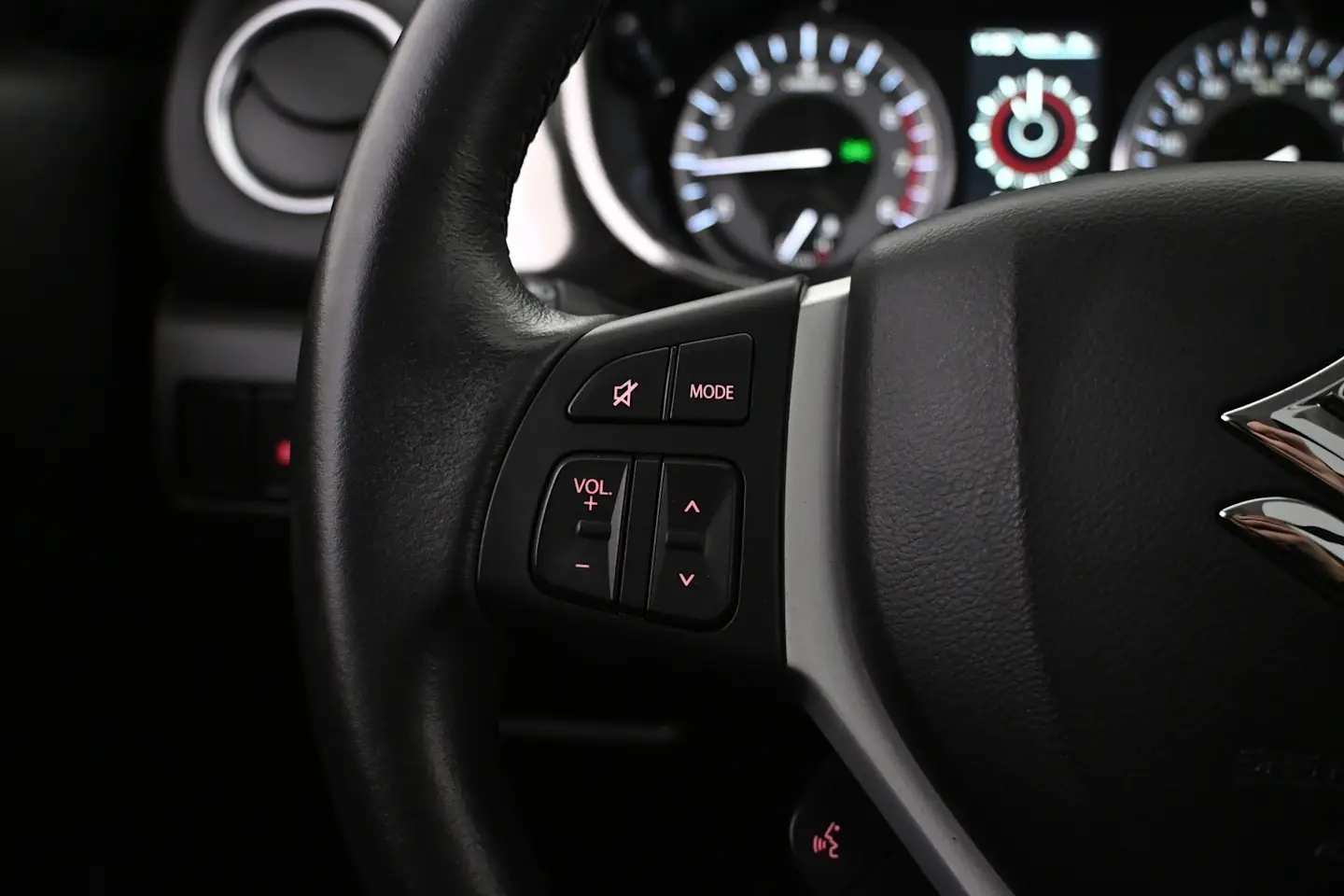Car Image - 393NHazMXLg35TceCa4sGV